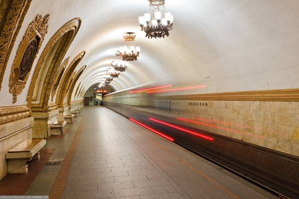 Красивое оформление станций Киевского метро